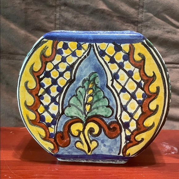 Vase - Picture 2 of 6